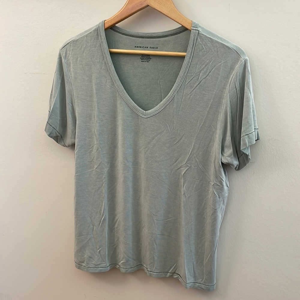 Vintage style v-neck tee